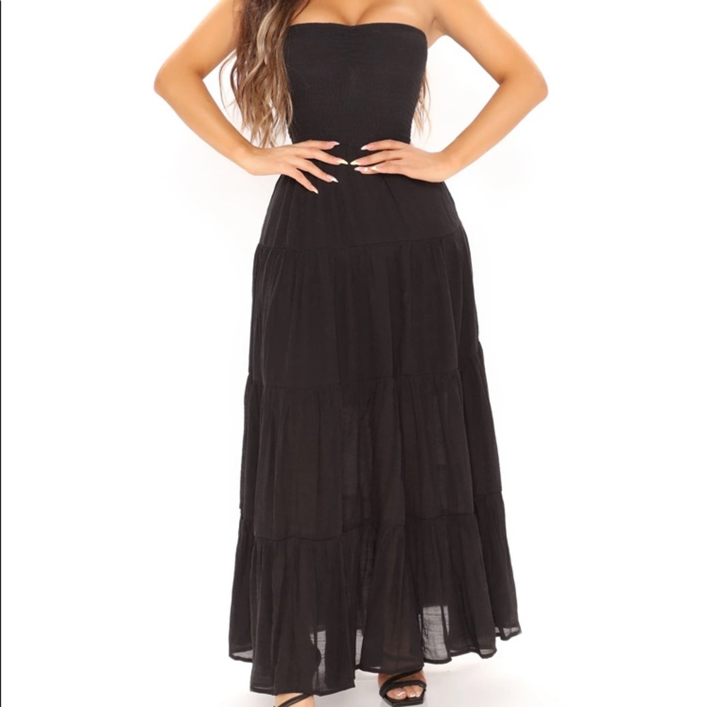 Penelope Smocked Maxi Dress NWT Size Medium